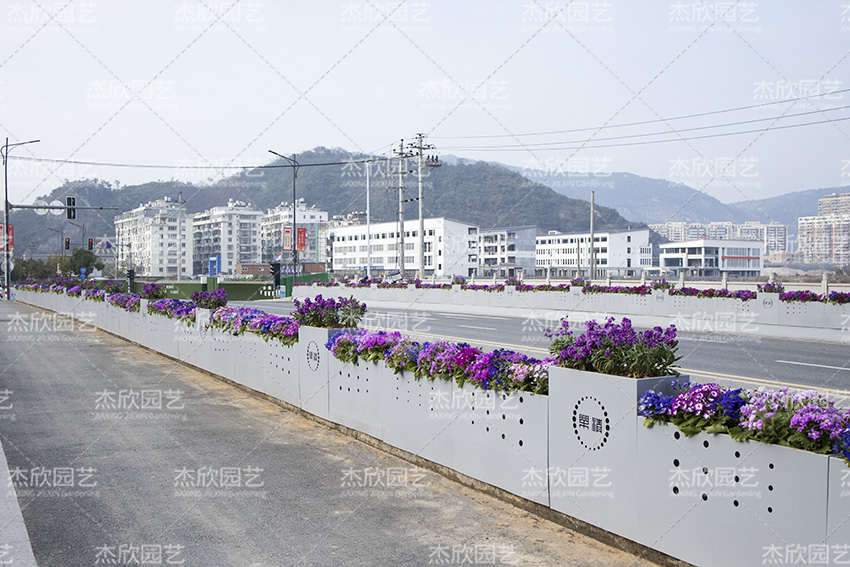 道路花箱护栏厂家靠谱吗？